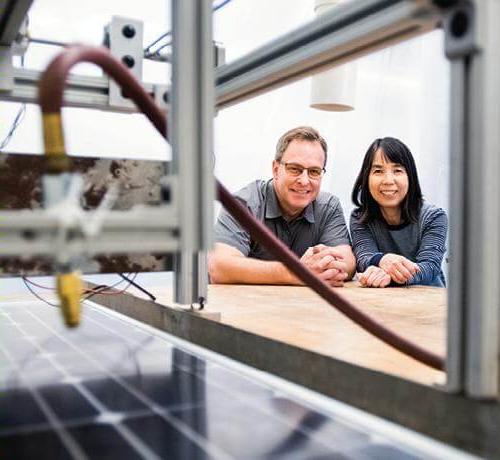 Read article Faculty, students conduct solar energy research